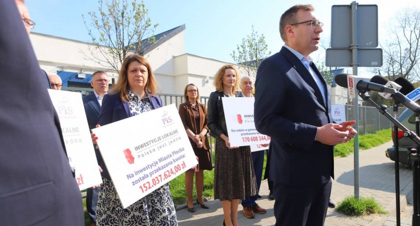 Milionowe inwestycje w ludzi i w region. Co zrobił rząd Zjednoczonej Prawicy na rzecz samorządu lokalnego Płocka i powiatu płockiego?  