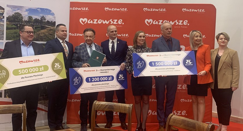Na drogi, autobusy szkolne, place zabaw… Ogromne wsparcie finansowe z samorządu Mazowsza