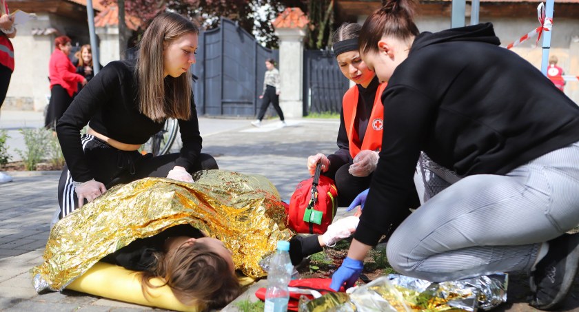 Walczą uczniowie płockich szkół. Kto zostanie mistrzem pierwszej pomocy? 