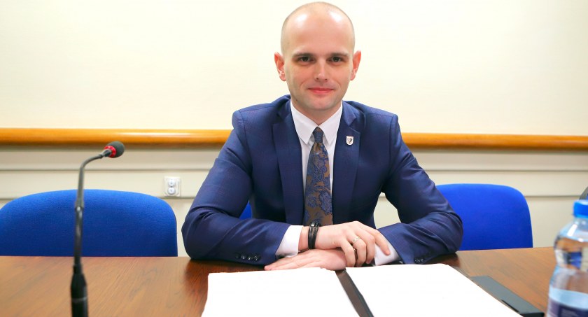 Powiatowi radni głosowali nad odwołaniem Sylwestra Ziemkiewicza z funkcji starosty płockiego