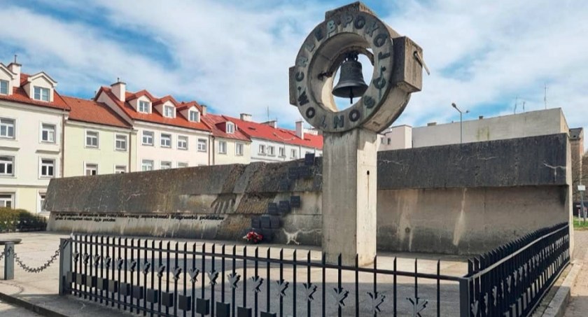Wkrótce remont Pomnika 13 straconych. Prace dofinansuje samorząd województwa