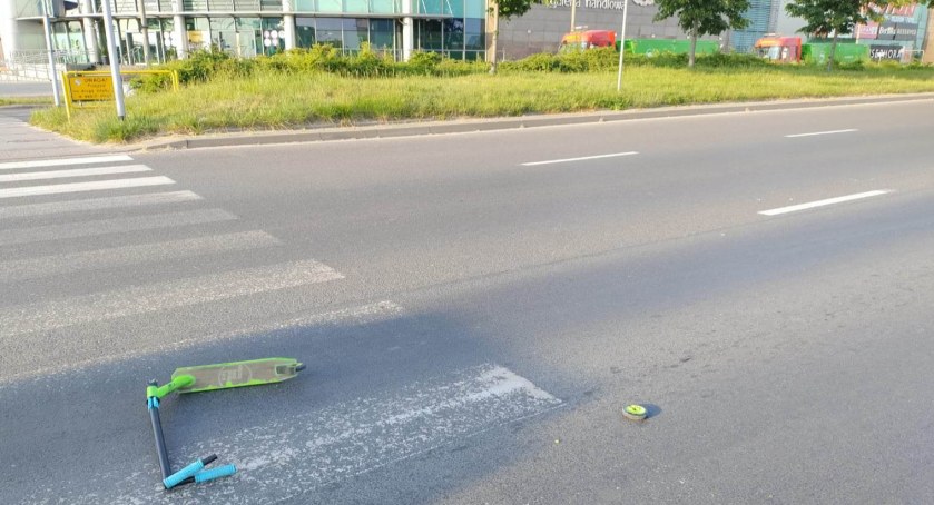 6-latek na hulajnodze wpadł pod nadjeżdżający samochód. Utrudnienia na ul. Wyszogrodzkiej