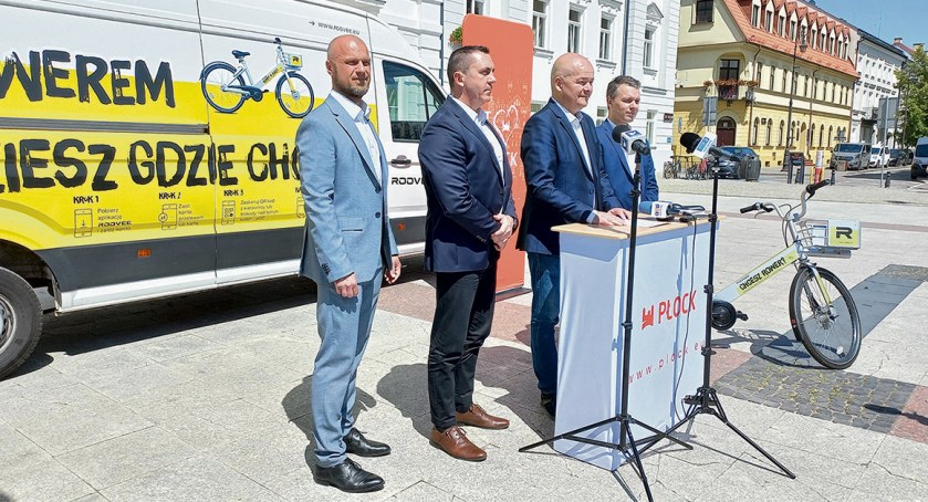 Rower Miejski w Płocku z wyjątkowo długim opóźnieniem. Jednoślady na ulicach… w lipcu?