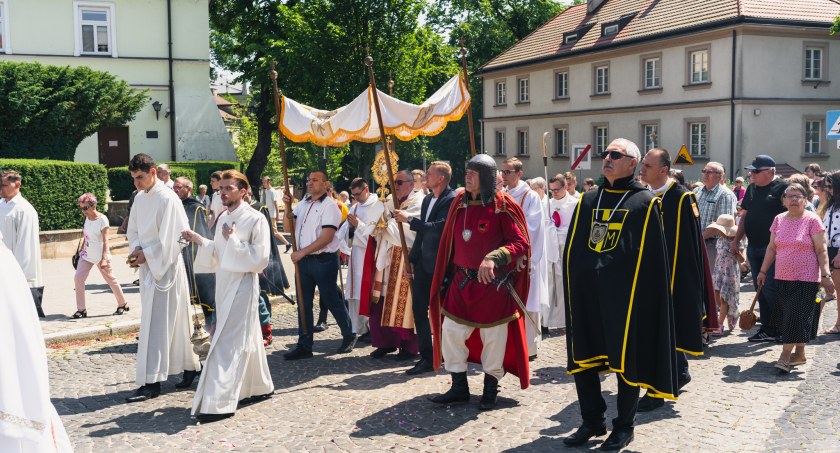 Ulicami Płocka przeszły procesje [FOTO]
