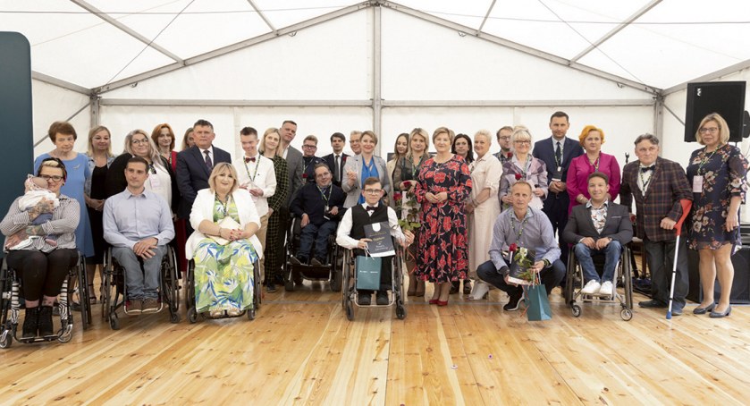 Laureatów uhonorowano w Jabłonnie. Mazowiecka Lady D. i Mazowiecki Gentleman D. przełamują bariery. Wśród nagrodzonych m.in. Maria Bieniek