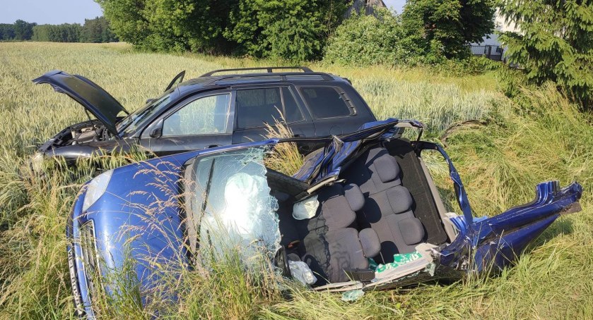 Droga ze Słubic do Iłowa była zablokowana przez 5 godzin! Wypadek. 4 osoby w szpitalu 