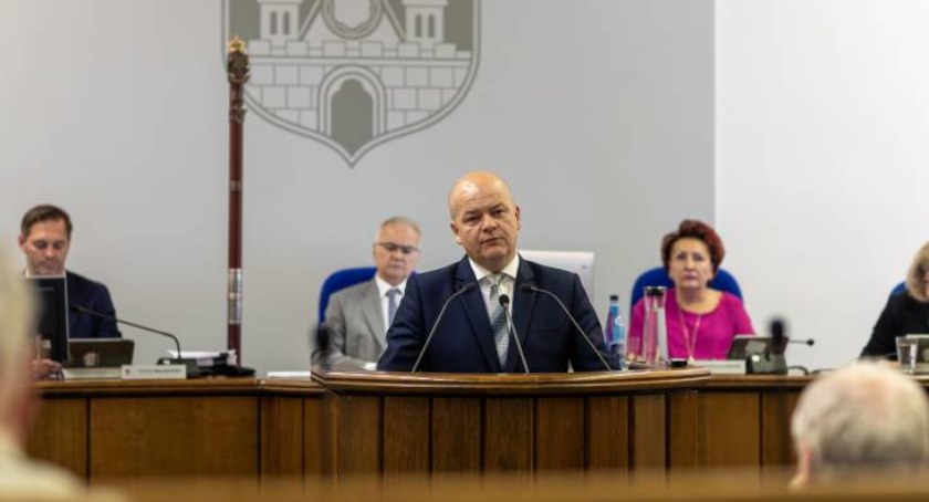 Prezydent Płocka z absolutorium i wotum zaufania