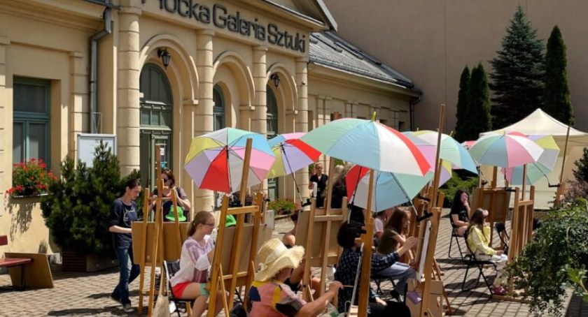 Plenerowa Akademia Rysunku w Płockiej Galerii Sztuki