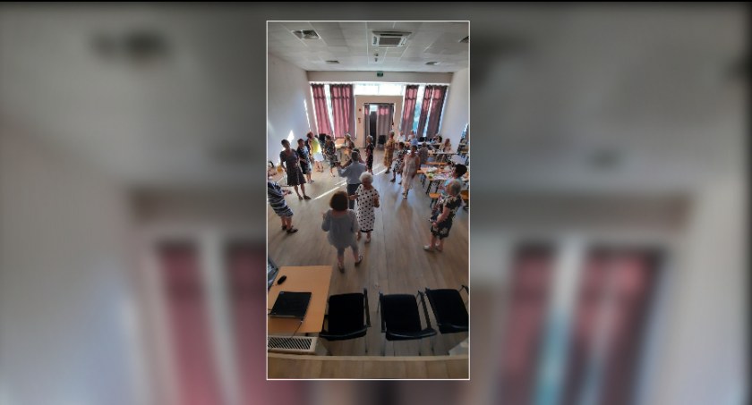 Taneczne poniedziałki przy Otolińskiej 6. Koniecznie zajrzyjcie do Centrum Aktywności Seniora!