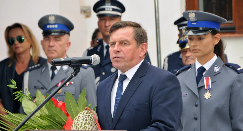 Powiatowe obchody Święta Policji w Gostyninie 2023. Wyróżnienia dla funkcjonariuszy