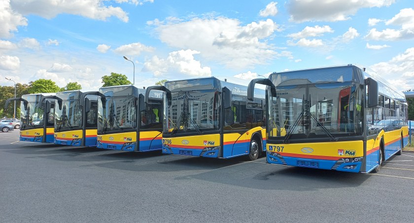 Nowe autobusy na ulicach Płocka. Wkrótce skorzystają z nich pasażerowie