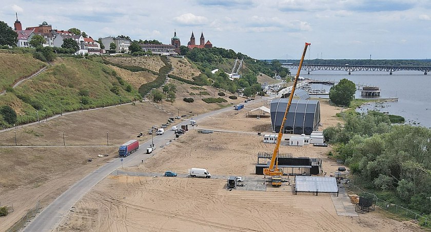 Nad Wisłą już rośnie miasteczko Audioriver. Mamy dla was bilety na festiwal! [AKTUALIZACJA]