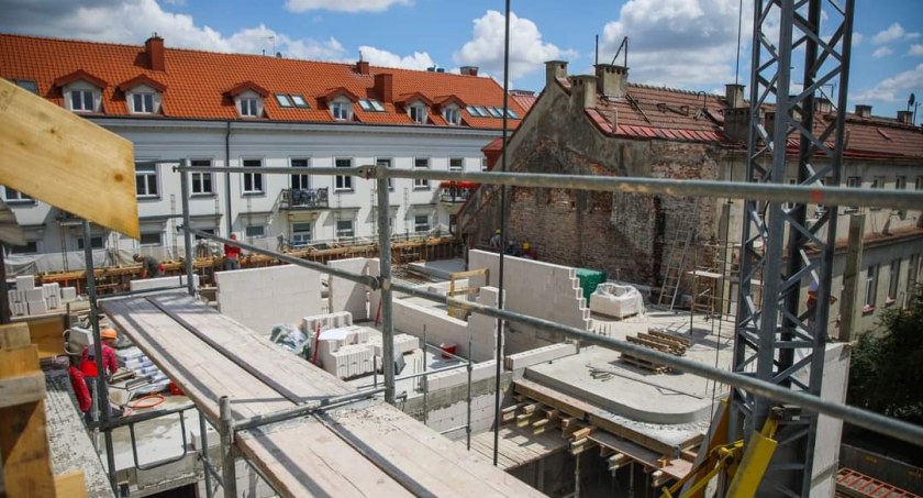 Mieszkania na start i lokale usługowe. Sprawdź, gdzie powstają