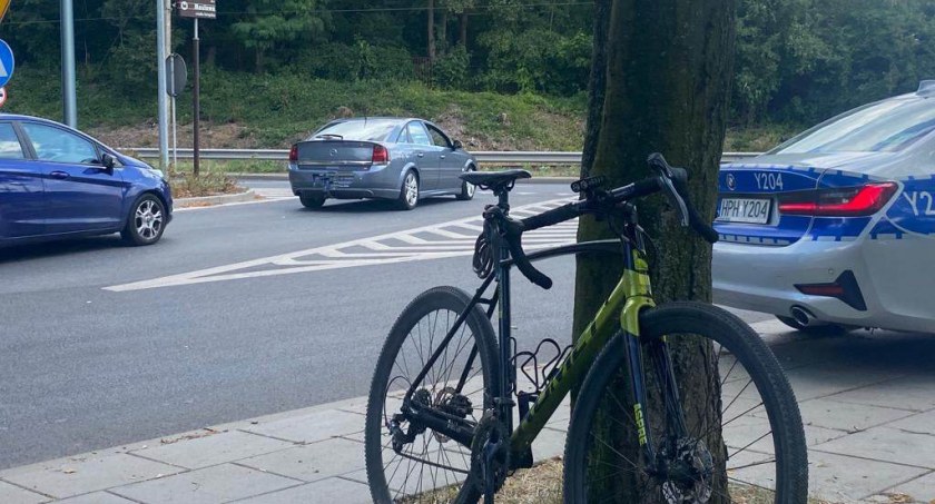 19-letni rowerzysta w szpitalu. Wypadek na Mostówce 