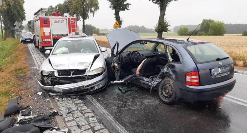Czołówka w Goślicach. 64-latek jechał po alkoholu 
