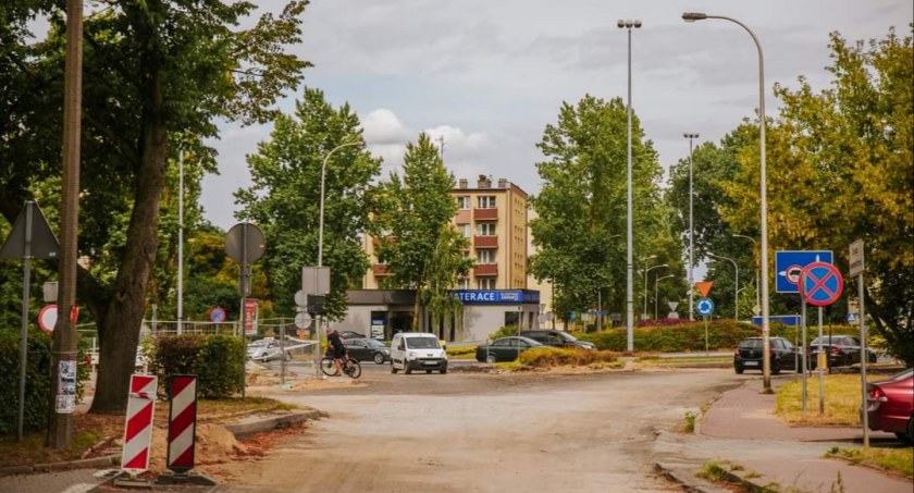 Prace na ul. Na Skarpie znów się toczą