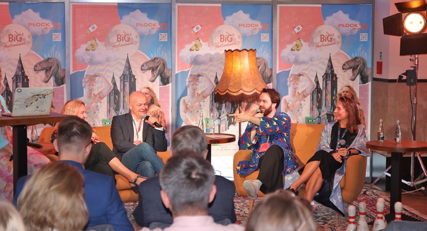 Zakładamy szlafroki i kulturalnie idziemy w miasto. Nadciąga Big Festivalowski