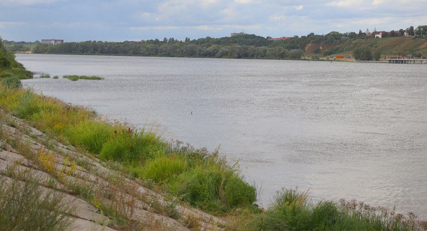 40-kilometrowy odcinek grozy na Wiśle od Płocka do Wyszogrodu. Strażacy szukają pomocy...