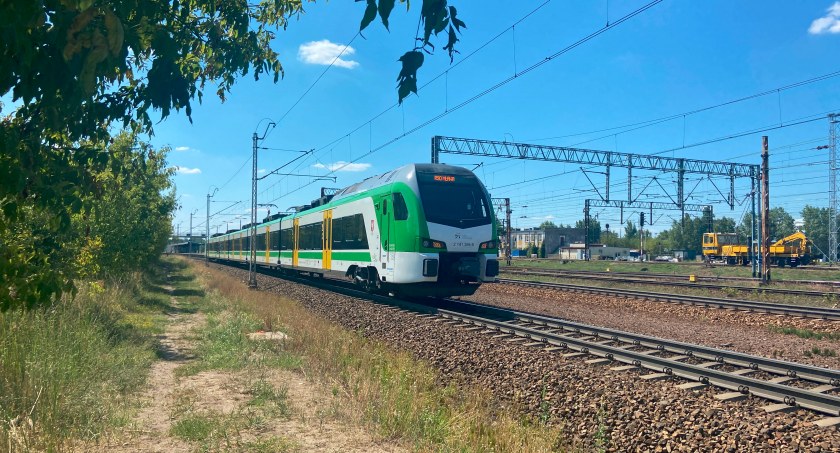 Najbliższy długi weekend z biletem wycieczkowym Kolei Mazowieckich
