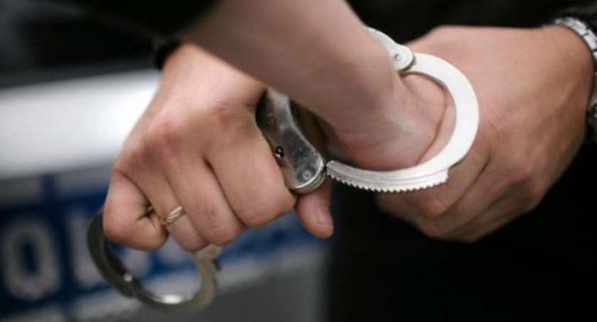 Uciekł… z pola kukurydzy do Zakładu Karnego. 32-latek sam wezwał Policję