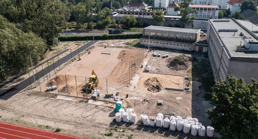 Budowa boisk przy Ekonomiku zbliża się do końca