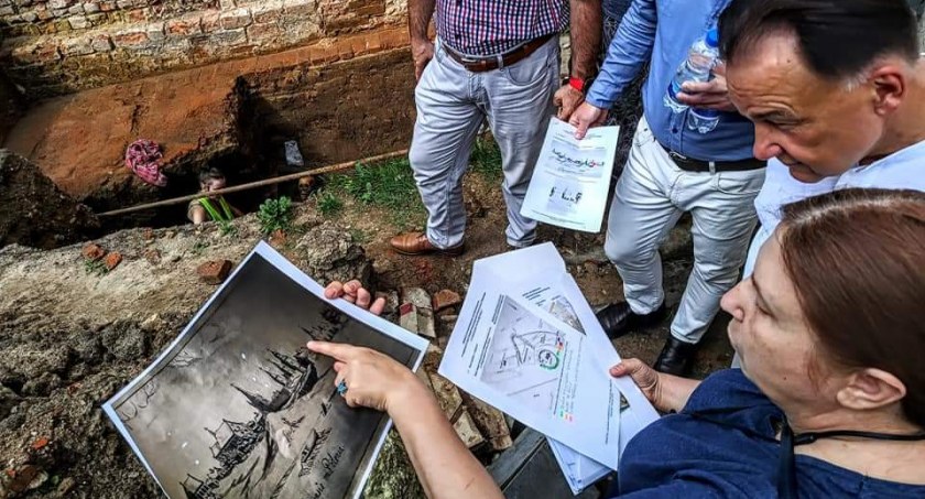 Prace przy dawnym klasztorze dominikanów. Są pierwsze odkrycia