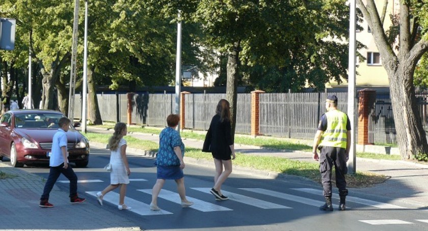 Uczniowie pod specjalną ochroną Straży Miejskiej w Płocku. Czuwać będą nie tylko patrole