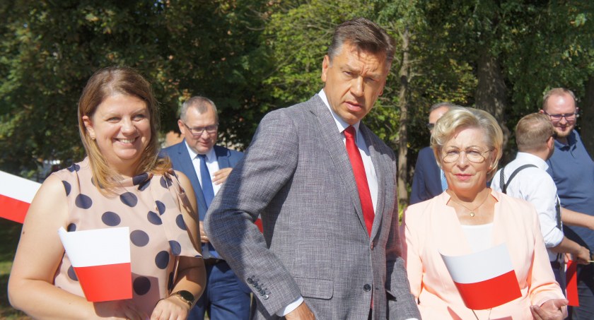 PiS odkrywa karty. Drużyna do sejmu i dwóch kandydatów do senatu [ZDJĘCIA]
