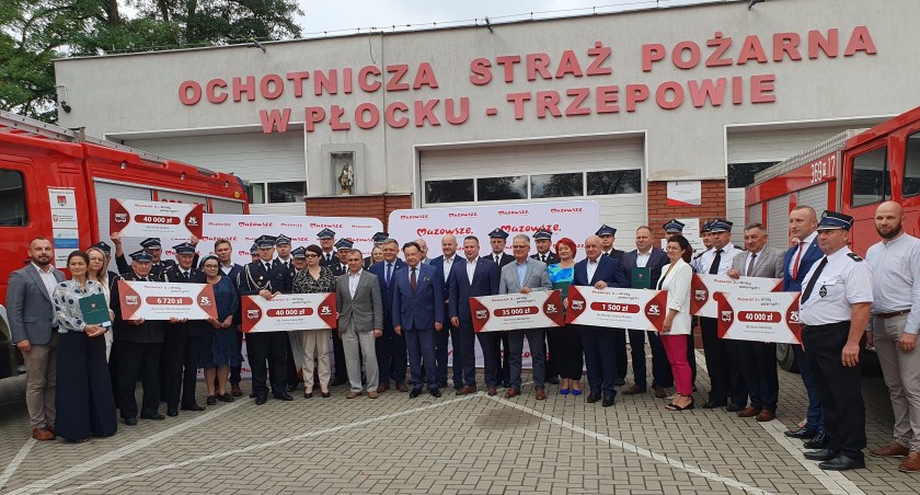 Do strażaków trafi blisko 360 000 zł. Samorząd Mazowsza wspiera ochotników