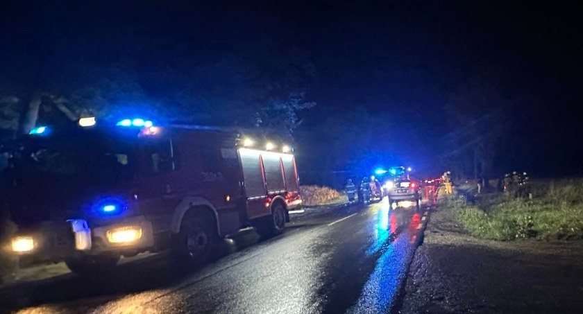 Pijany wtargnął wprost pod samochód. W środę, po zmroku w m. Mokrzk