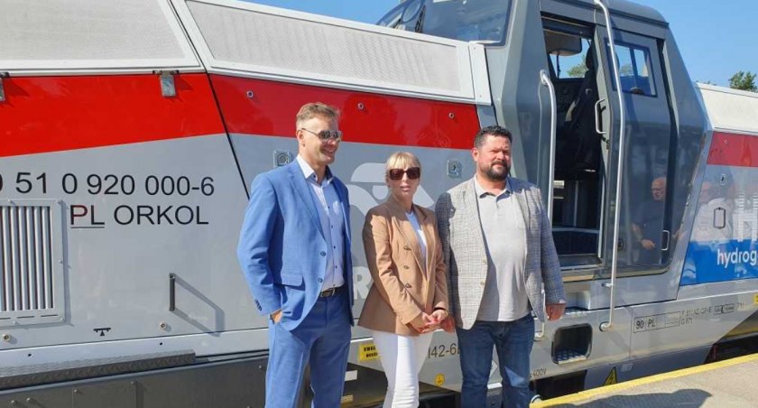 ORLEN kupił pierwszą w Polsce lokomotywę wodorową i rozpoczął jej testy
