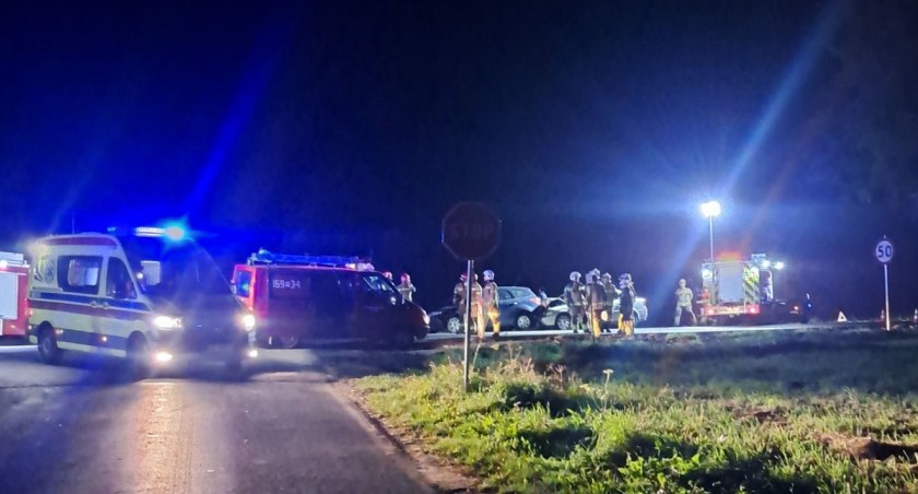 Zderzenie trzech osobówek w m. Brody Duże. 33-latka trafiła do szpitala