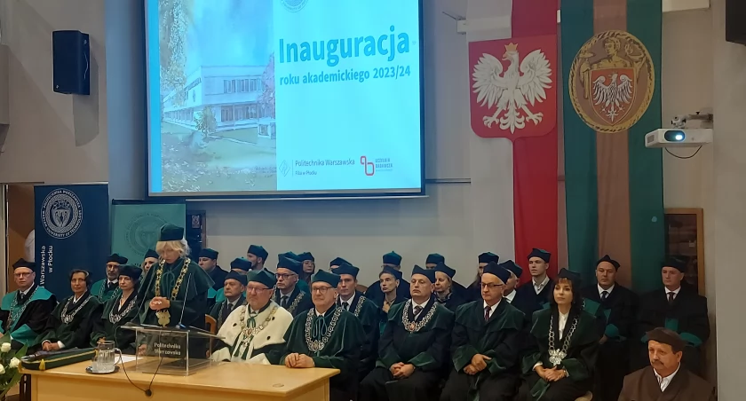 Studenci Politechniki Warszawskiej rozpoczęli rok akademicki. Inżynierem warto być!