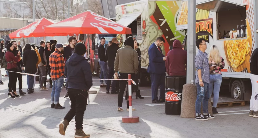 Już od 13 do 15 Października przy Kauflandzie na ul. Gałczyńskiego 11 w Płocku zawitają Foodtrucki!