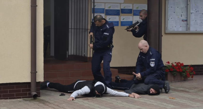 W Gostyninie doskonalono współdziałanie w sytuacji zagrożenia. Powiatowo-gminne kompleksowe ćwiczenie obronne 