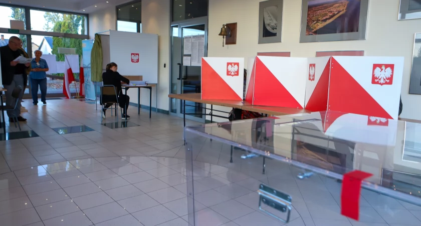 Państwowa Komisja Wyborcza podaje pierwsze zestawienie frekwencji w kraju. Kolejne o godz. 18.30    