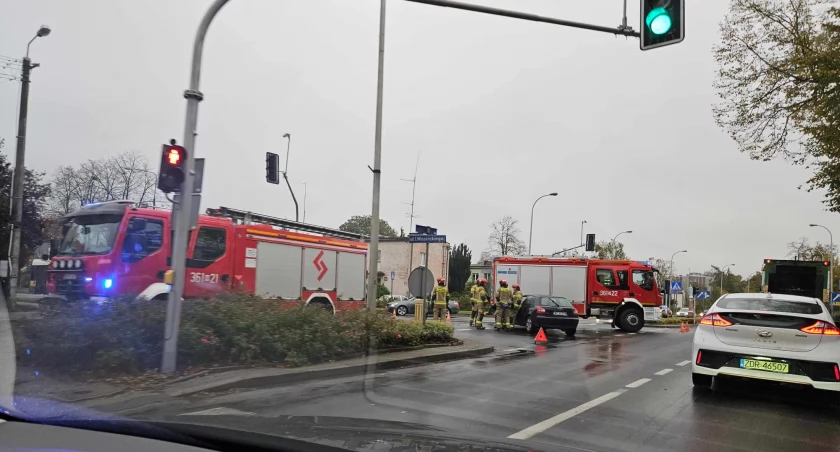 Zderzenie samochodów na skrzyżowaniu ul. Dobrzyńska i Mościckiego [ZDJĘCIA]