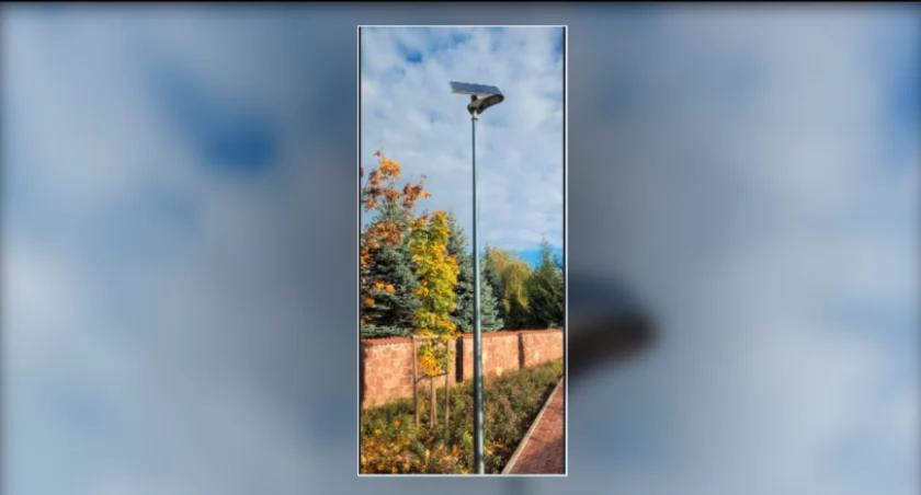 Nowoczesne latarnie na osiedlu Skarpa. Czerpią energię ze słońca