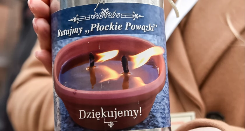 Święto Zmarłych na płockich cmentarzach [FOTO]