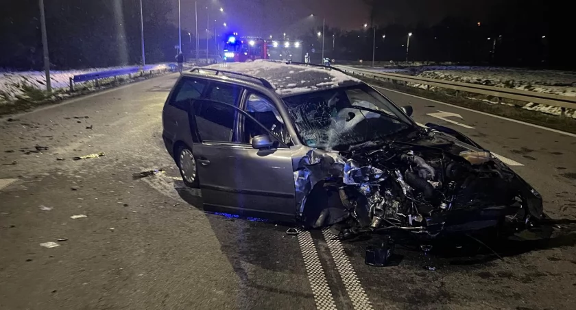 3 kobiety i mężczyzna w szpitalu. Niebezpiecznie na obwodnicy Płocka 