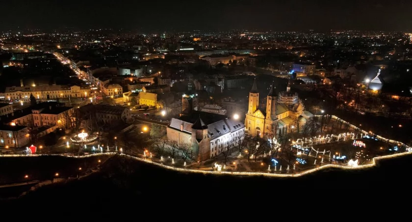 Przypominamy, już dziś ruszają Płockie Ogrody Światła 