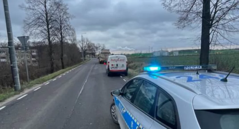 W Mańkowie cysterna cofała i… Osobówki nie miały szans 