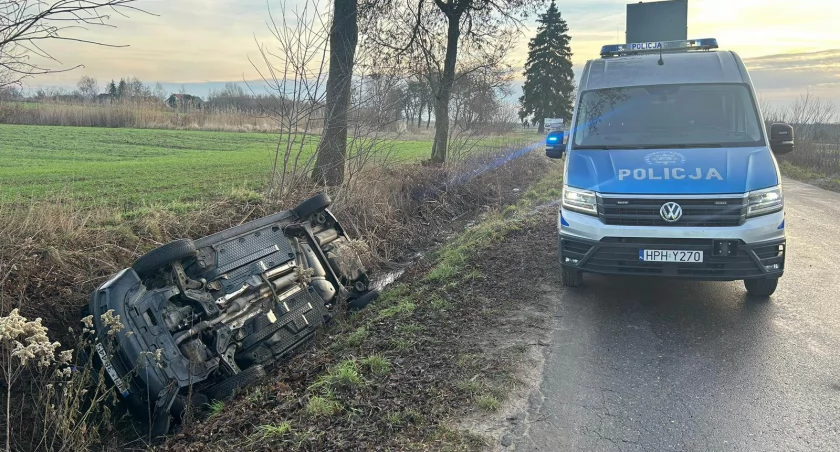 Wypadek w Łagiewnikach. Policja ostrzega o fatalnych warunkach na drogach 