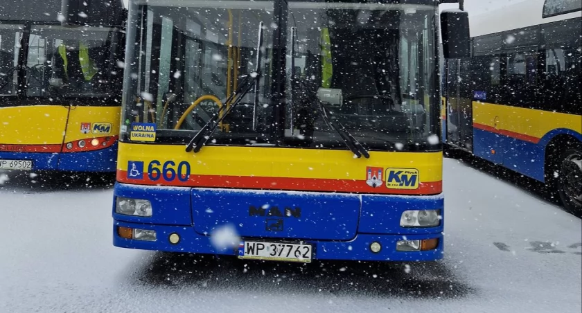 Już od poniedziałku mniej kursów autobusów na liniach w Płocku i wokół miasta. Dotyczy to trzech linii