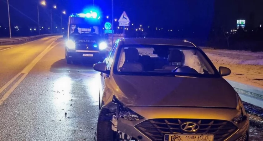 Płock. Zderzenie dwóch aut na obwodnicy