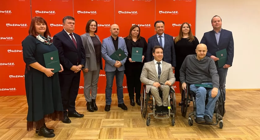 Joanna Olczak w wojewódzkiej radzie ds. osób niepełnosprawnych. W pomaganie zaangażowana jest od wielu lat