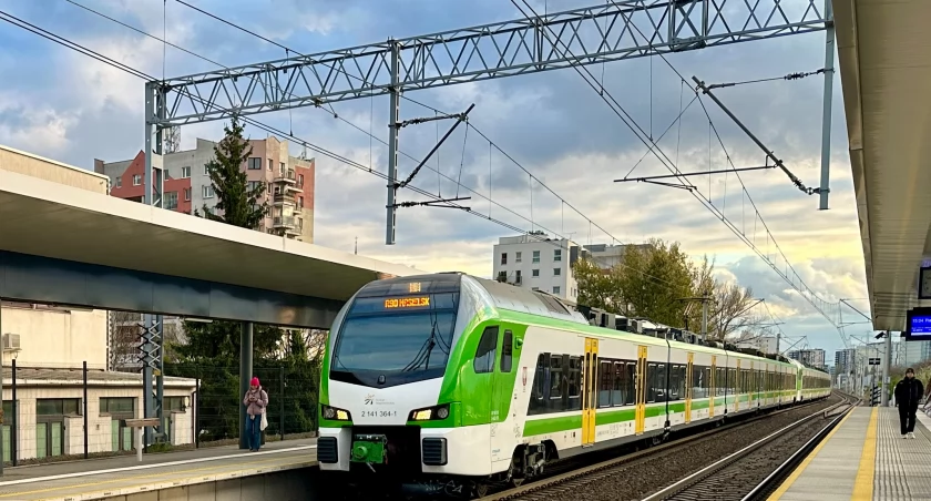 Ponad 61 mln pasażerów podróżowało z Kolejami Mazowieckimi. Coraz chętniej wybieramy pociągi