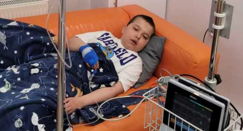 Przerwanie leczenia, to wyrok dla 10-letniego Konradka. Liczy się każda złotówka!