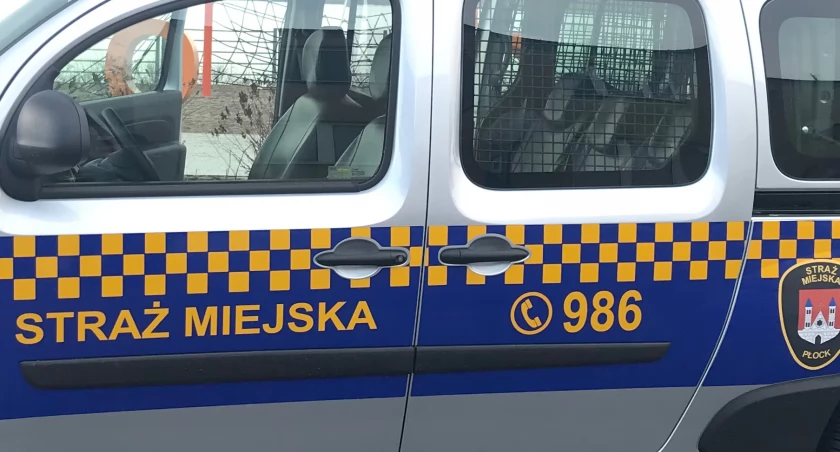 Jak reagują płocczanie? Mężczyzna zasłabł na ul. Kwiatka i wtedy się zaczęło...