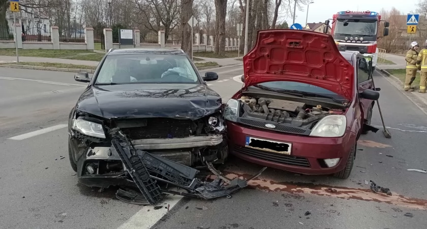 Wypadek w Brudzeniu Dużym. Jedna osoba trafiła do szpitala [ZDJĘCIA]